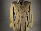 an army uniform worn by a man in uniform on a mannequin