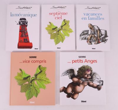 quatre livres posés sur une table blanche, avec un objet rouge au milieu