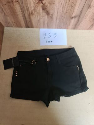 Lot de 180 shorts femme ? Coupe courte avec dtails mtalliq…