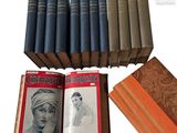 une image représentant une collection de livres et une bibliothèque