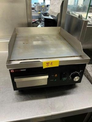 an image of a commercial griddle with a price tag on it