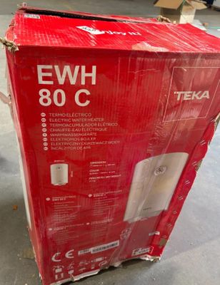 La boîte est ouverte et prête à accueillir l'appareil électronique.