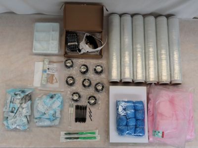 Lot d'accessoires pour tatouage et dermographie dont bagues …