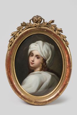 portrait d'une femme portant un turban blanc, dans un cadre doré