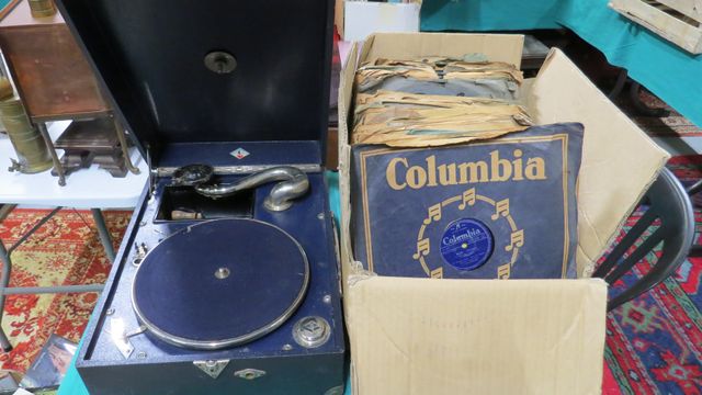 Gramophone et lot de disques