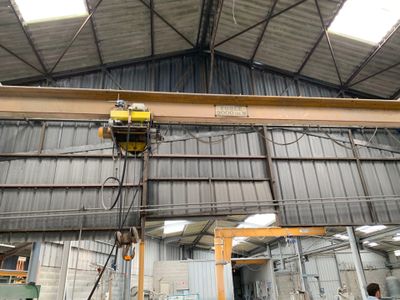 Pont roulant 2 tonnes vendu sans le chemin de roulement