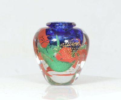 SABA Frères (XXème), Biot. Petit vase balustre en verre à in…