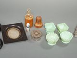 divers objets posés sur une table