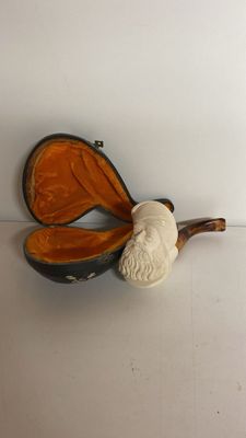Pipe avec fourneau en écume de mer à tête de turc
