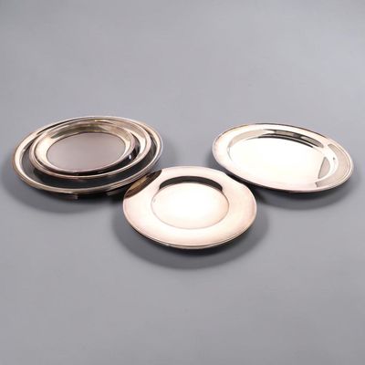 Lot de 4 plateaux de service en métal argenté et Formica (di…