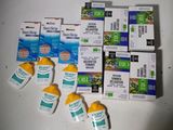 de nombreux types de crèmes solaires sur la table