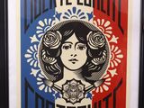 l'image d'une affiche avec un visage de femme