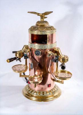 Percolateur en cuivre, bronze et métal divers, de style Bell…