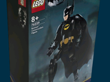 Figurine Lego Batman dans une boîte, sur fond bleu