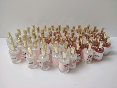 Lot d'environ 65 brumes d'oreillers COLLINES DE PROVENCE - NEUFS - TVA - Photo 1