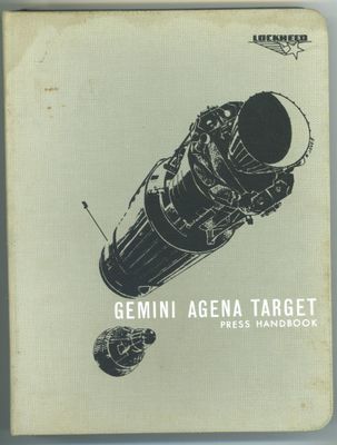 un vieux livre sur lequel figure le dessin d'une fusée spatiale