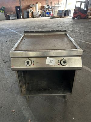 Plancha Bartscher, dimensions : L 80x95x93 cm, non testé, en…