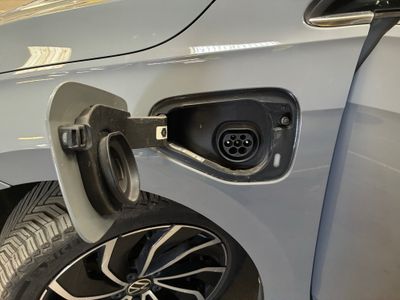 VOLKSWAGEN Golf 1.4 Hybrid Rechargeable OPF 204 DSG6 Style 1…