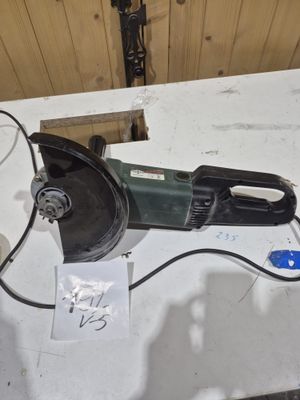 a small electric tool that is on a table