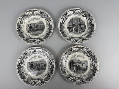 quatre planches en noir et blanc sur lesquelles figurent des portraits de personnes