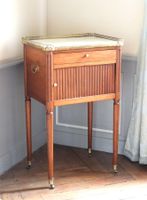 TABLE VOLANTE en acajou et placage d'acajou de forme rectang…