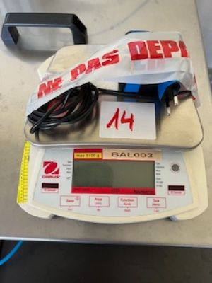 1 balance OHAUS IR SENSOR max 5,1 kg