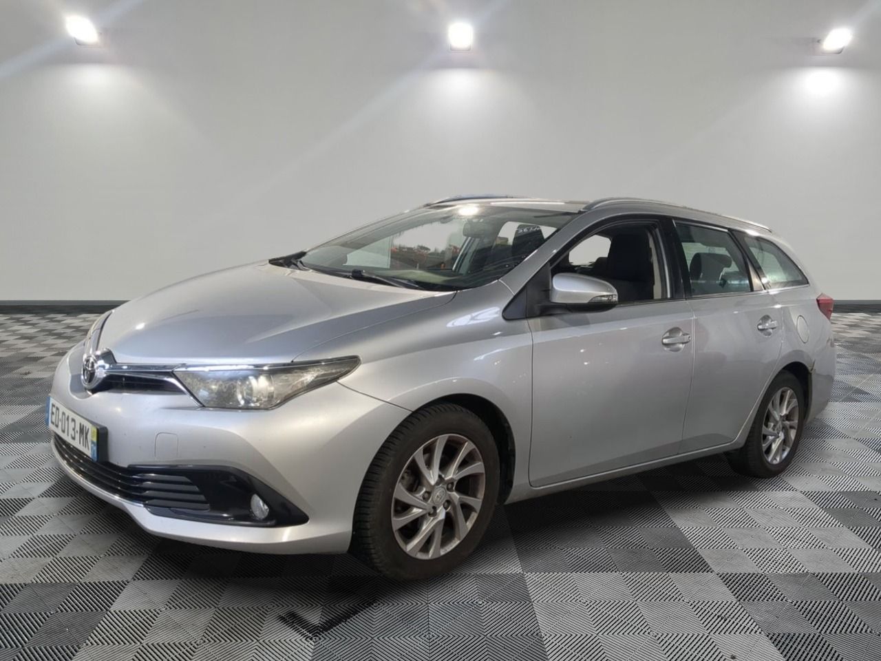 TOYOTA - AURIS TOURING SPORTS 112 D-4D DYNAMIC - GO - Mise e…