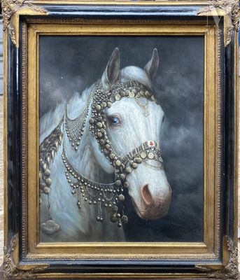 une peinture à l'huile représentant un cheval blanc, dans un cadre doré