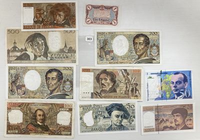 de nombreux types de devises accrochés au mur
