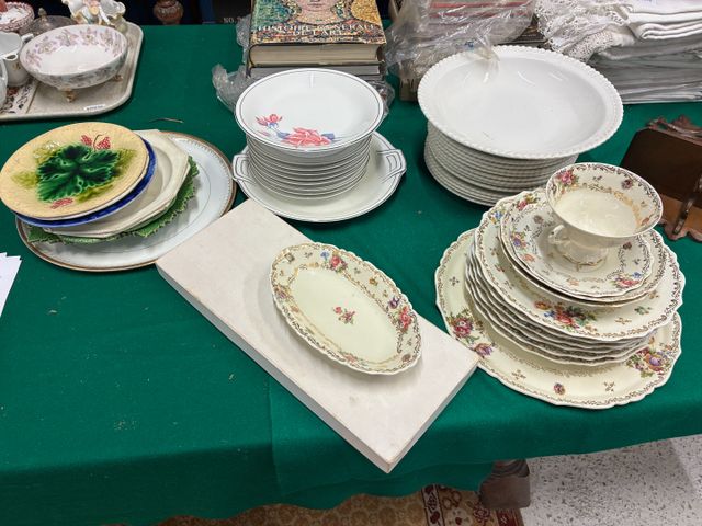 Service à gâteau Bernardaud & Cie, partie de service en porcelain...