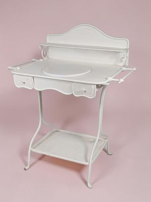 Coiffeuse miniature blanche pour maison de poupées, avec miroir et étagère