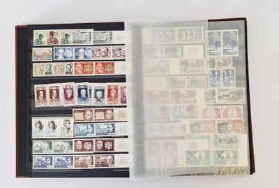 la photo d'un livre avec des timbres
