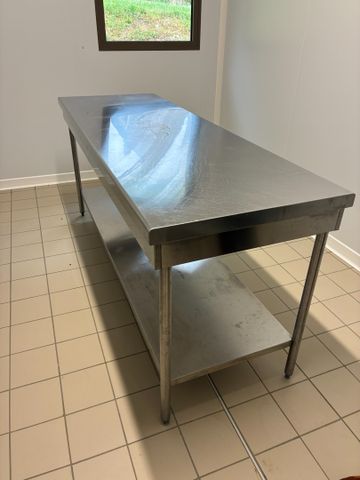 Table inox L200, piètement avec tablette inférieure