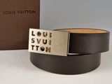 Ceinture Louis Vuitton en cuir noir avec boucle dorée