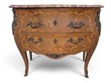 une image d'une petite commode avec un plateau en marbre