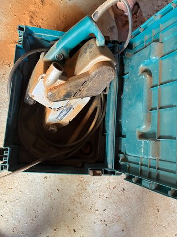 Ponceuse à bandes Makita