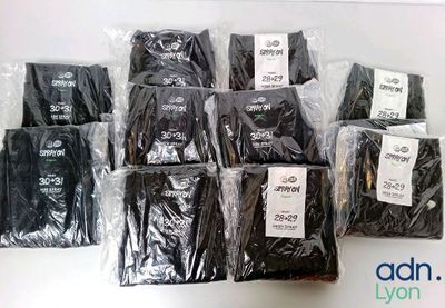 Lot de 10 jeans - CHEAP MONDAY - SPRAY ON - Tailles 28-29/30…