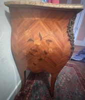 8860-1075 / X / Commode de style Louis XV en bois de placage… (photo 3)
