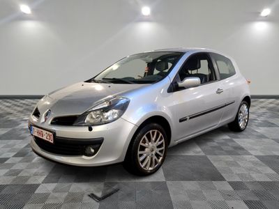 RENAULT - CLIO TCE 100 EXPRESSION - ES - Mise en service: 17/03/2009 - - Photo 1