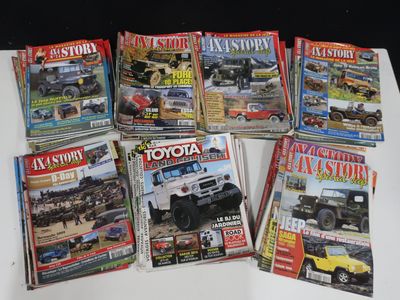 beaucoup de magazines posés sur la table