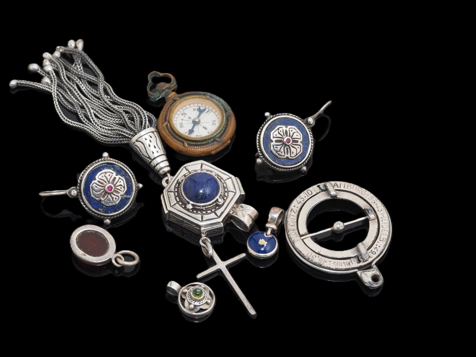 Objets d'art & Curiosités