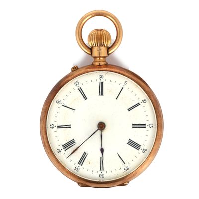 un gros plan d'une horloge comportant des chiffres romains