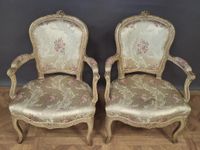 Suite de six fauteuils cabriolet en bois mouluré, sculpté, l… (photo 4)