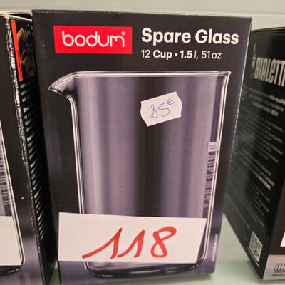 packaging of a blender sitting on top of a counter next to a box