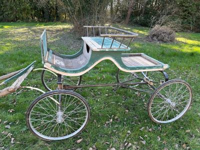 Petit BUGGY en bois et métal. L: 2.