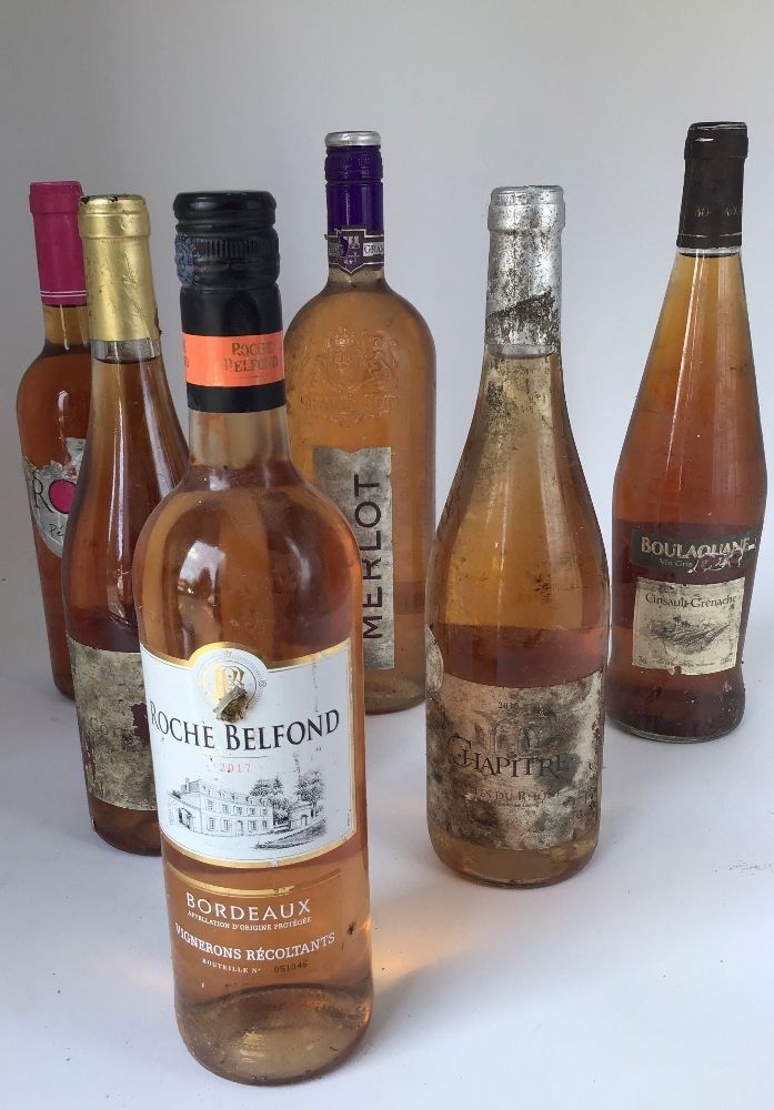 Lot de 6 bouteilles de vin rosé : chapitre 2010 , roche belfond 2017 , côtes du Rhône 2010 , boulaouane (non daté) , ...