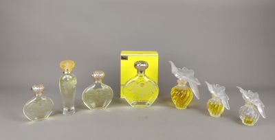 NINA RICCI. "Air du Temps". Lot de 7 flacons de parfum facti…