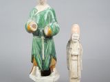 deux figurines chinoises représentant un homme et une femme