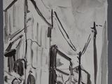 un dessin en noir et blanc représentant un immeuble dans la rue