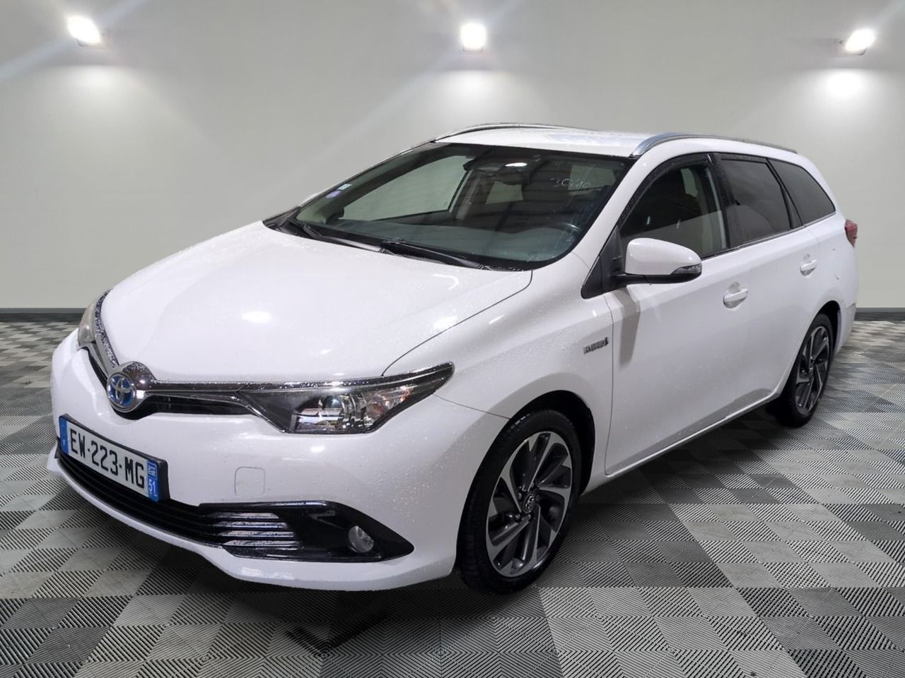 TOYOTA - AURIS TOURING SPORTS HYBRIDE 136H DESIGN - EH - Mis…